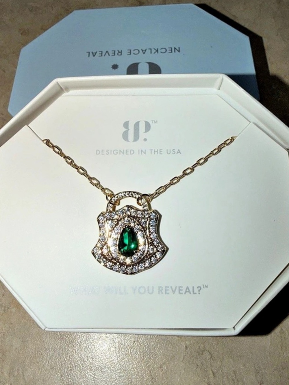 Bomb Party Necklace-Trouble Maker Emerald on Gold NK72137